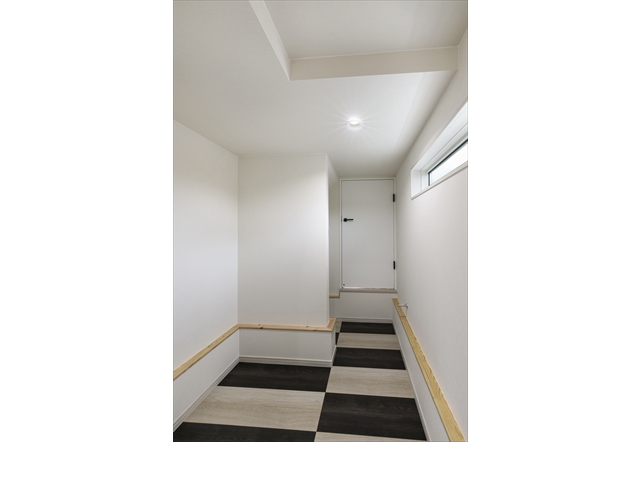 スキップフロア下収納